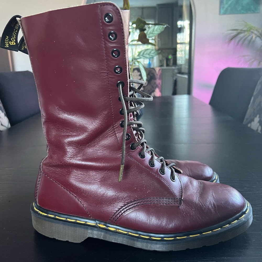 Vintage Dr. Martens Ox Blood MIE! UK12